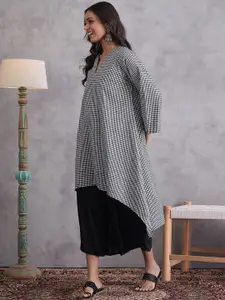 InWeave Checked Flared Sleeves V-Neck Cotton A-Line Kurta