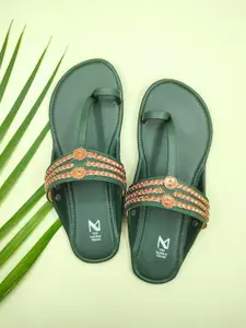 THE MADRAS TRUNK Women Printed Kolhapuri Mules Flats