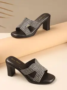 Retro Walk Women Embellished Block Sandals