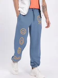 glitchez Men Conversational Print Mid-Rise Straight Fit Joggers
