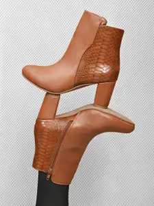 The Roadster Lifestyle Co Women Block-Heel Chelsea Boots