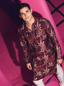 KISAH Floral Printed Mandarin Collar Straight Kurtas