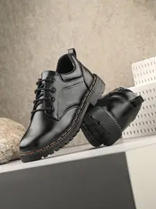 Leo's Fitness Shoes Men Textured Derbys