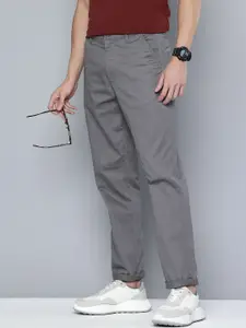 Levis Men Textured Straight Fit Chinos Trousers