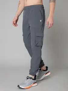 TURNFIT Men Relaxed-Fit Mid-Rise Joggers