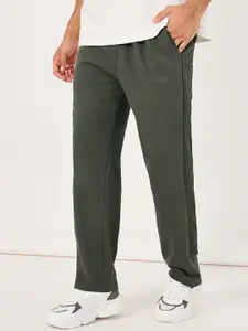 Styli Men Solid Oversized Open Hem Jogger with Side Seam Button Detail