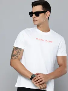 Levis Pure Cotton Typography Printed Slim Fit T-shirt