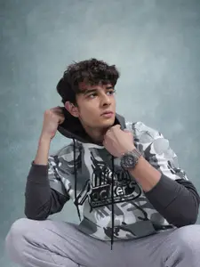 The Roadster Lifestyle Co. Printed Hooded Pure Cotton Sweatshirt with Typography Detail