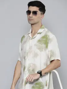 Levis Relaxed Fit Opaque Abstract Printed Casual Shirt