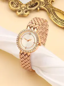 HAUTE SAUCE by  Campus Sutra HAUTE SAUCE by Campus Sutra Women Embellished Dial & Analogue Watch AW24_HSWC6003