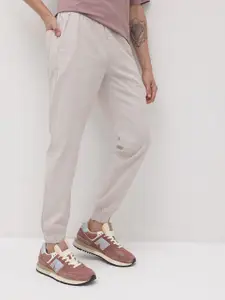 The Roadster Lifestyle Co. Men Loose Fit Pure Cotton Trousers