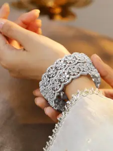 Rubans Set of 2 Rhodium-Plated White Cubic Zirconia Studded Floral Premium Bangles