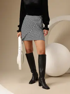 Chemistry Abstract Printed Tulip Mini Skirt