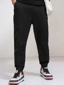 HIGHLANDER Men Baggy Tape Fit Cut Sew Knitted Trouser