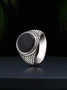 Peora Men Sliver-Plated Stone-Studded Stainless Steel Signet Finger Ring