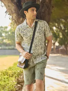 Crimsoune Club Men Classic Slim Fit Spread Collar Abstract Printed Cotton Casual Shirt