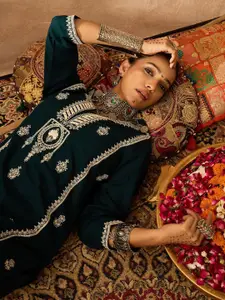 Indo Era Ethnic Motifs Embroidered Notch Neck Thread Work Straight Kurta