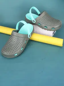 Aqualite Men Rubber Clogs