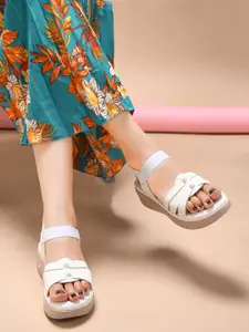 SHUZ TOUCH Platform Sandals