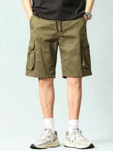 L'monte Men Regular Fit Mid-Rise Outdoor Cargo Shorts