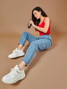 The Roadster Lifestyle Co High-Rise Clean Look Stretchable Denim Joggers