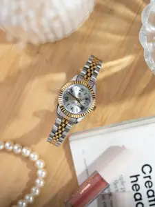 Carlton London Women Stainless Steel Bracelet Style Straps Mini Analogue Watch CLRLW-004