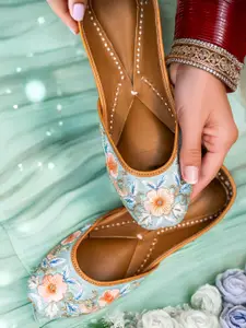 LORYPHILORY Women Ethnic Casual Punjabi Jutti