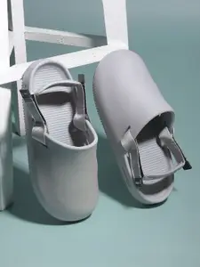 Action Plus Men Solid Clogs