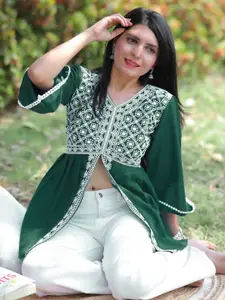 KALINI Womem Embroidered V-Neck Chikankari Kurti