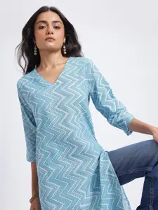 Anouk Rustic Chevron Printed V-Neck Straight Kurta