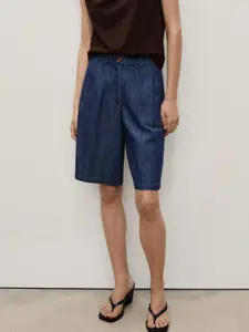 MANGO Women Mid-Rise Pleated Detail Pure Cotton Chambray Bermuda Shorts