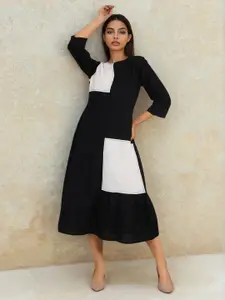 Dora Dori Women Colourblocked Fit & Flare Midi Dress