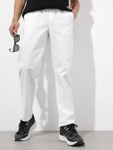 The Roadster Lifestyle Co. Men Solid Relaxed Fit Trousers
