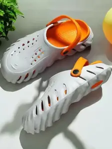 COGS Men Self Design Rubber Clogs