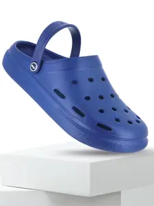 FLITE Men Self Design Rubber Clogs