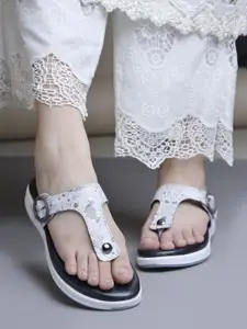 Shoetopia Women Printed Synthetic Flatform sandal flats