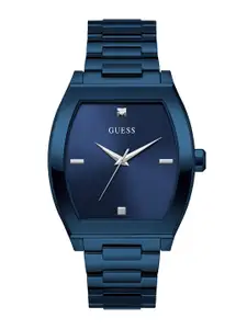 GUESS Men Bracelet Style Straps Analogue Watch - GW0847G2