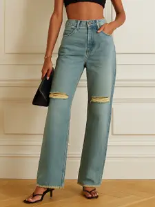 SASSAFRAS Women Cotton Comfort Regular Fit High-Rise Mildly Distressed Jeans