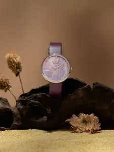 Sonata Poze Women Brass Printed Dial & Leather Straps Analogue Watch SP80113WL01