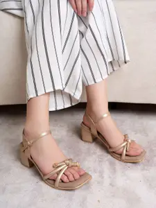 DressBerry Women Block Sandals