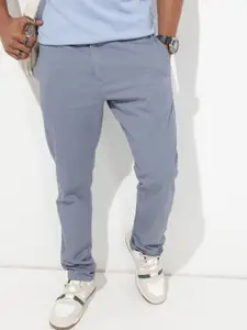 The Roadster Lifestyle Co. Men Solid Regular Fit Trousers