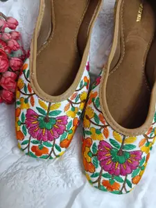 Anouk Women Embellished Ethnic Mojaris with Embroidered Flats