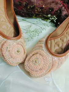 Anouk Women Embellished Ethnic Mojaris Flats