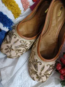 Anouk Women Embellished Ethnic Mojaris Flats