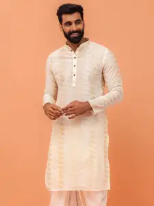 KISAH Chevron Embroidered Kurta