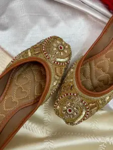 Anouk Women Embellished Ethnic Mojaris Flats