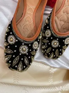 Anouk Women Embellished Ethnic Mojaris Flats