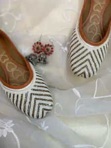 Anouk Women Embellished Ethnic Mojaris Flats