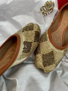 Anouk Women Embellished Ethnic Mojaris Flats