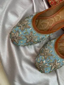 Anouk Women Embellished Ethnic Mojaris Flats